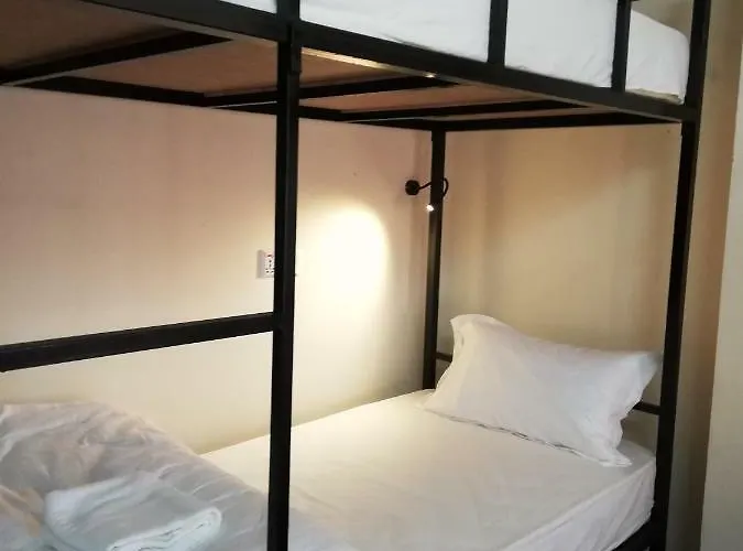 Bodhi Tree Hostel *